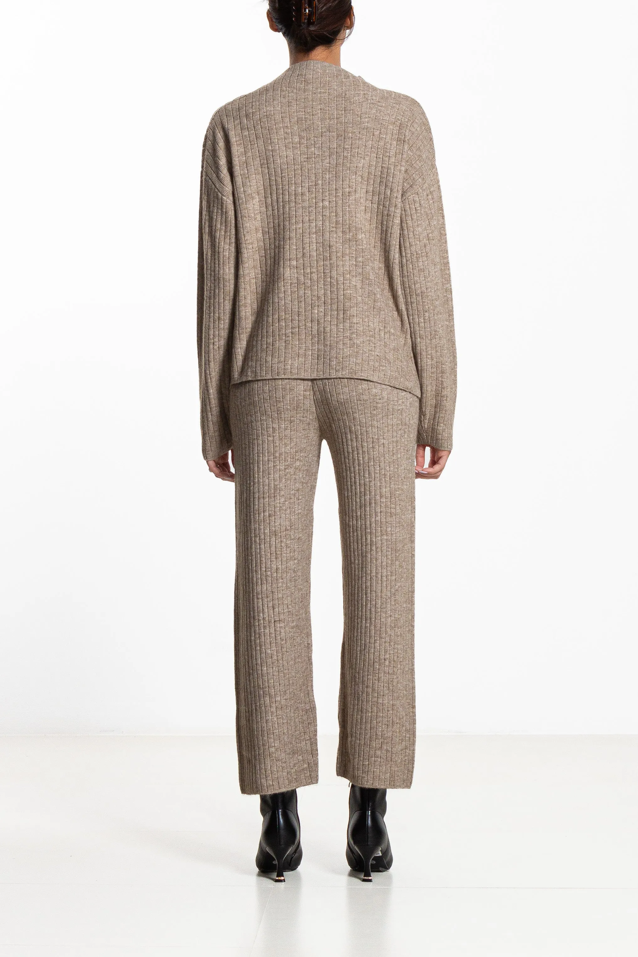 SOFT KNIT SWEATER SET